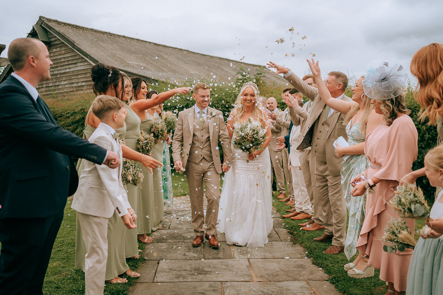 BARN AT BRYNICH WEDDING PHOTOGRAPHY BRECON 007 BARN AT BRYNICH WEDDING PHOTOGRAPHY BRECON 007